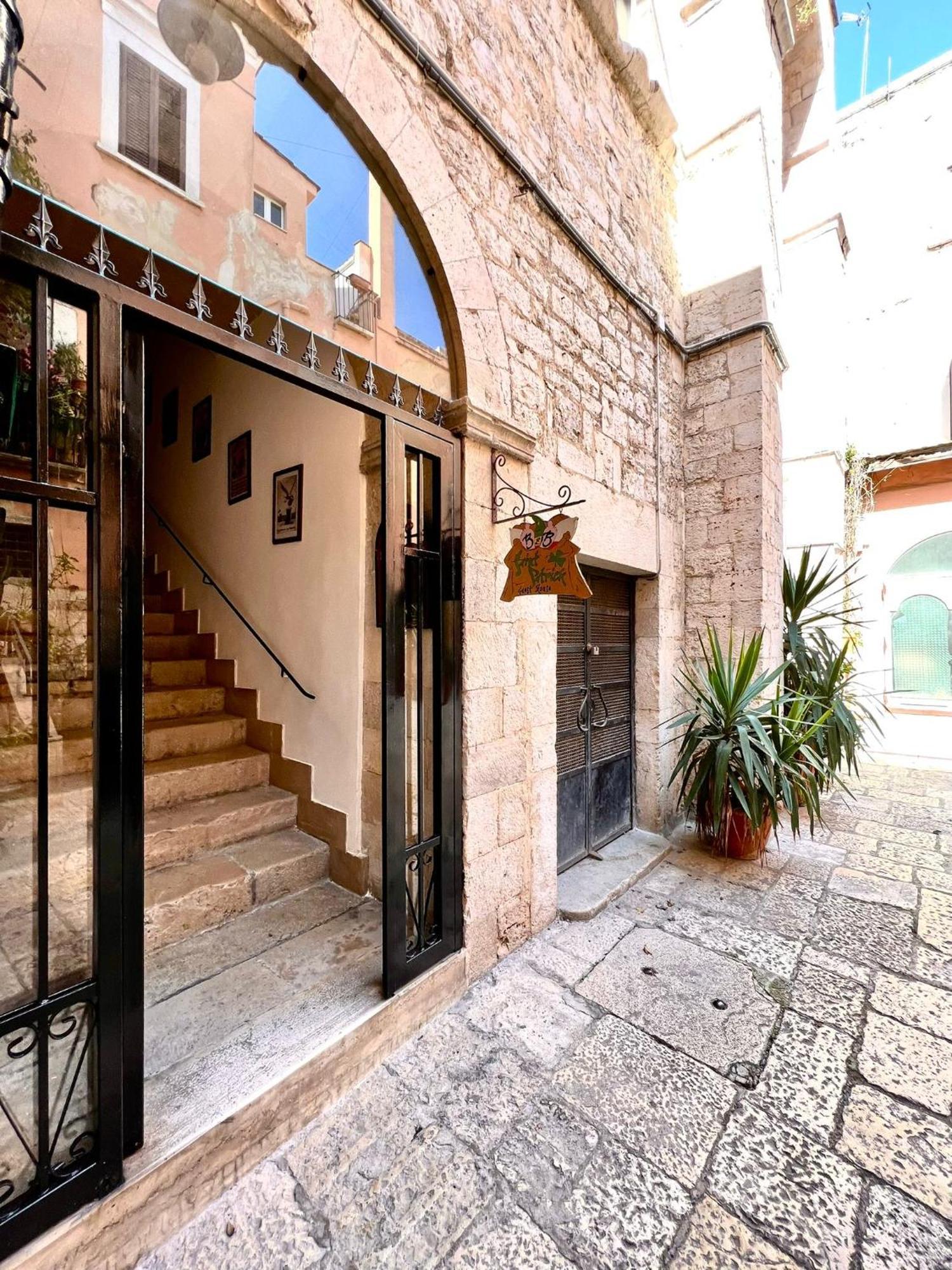 Casa Vacanza Saint Patrick Барлетта Экстерьер фото